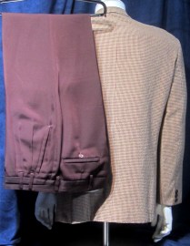 CHAQUETA CARAMELO Y PANTALON XXX Color Vino-Crema (3)
